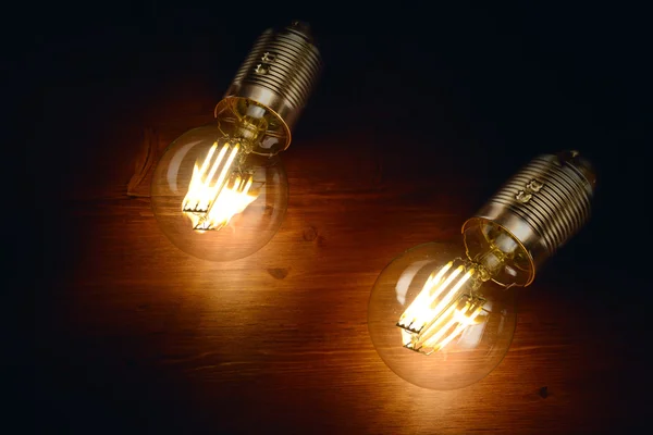 Класичні лампочки з світлодіодною ниткою — стокове фото