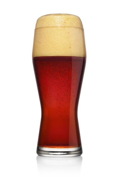 Copo Espumoso Cerveja Escura Isolada Sobre Fundo Branco — Fotografia de Stock