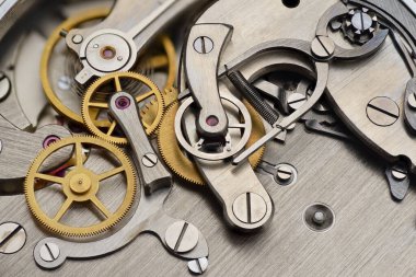 Analog mekanik kronometre mekanizması içeride. Makro çekim.