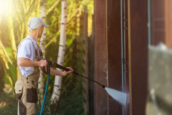 Garage Gate Water Cleaning — Stock Photo, Image