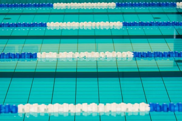 Fotos de pistas de piscina — Fotografia de Stock