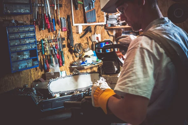 Wood Cutter Tool Repair — Stock Photo, Image