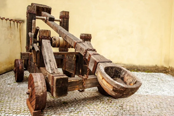 木制的中世纪弹射器 — 图库照片