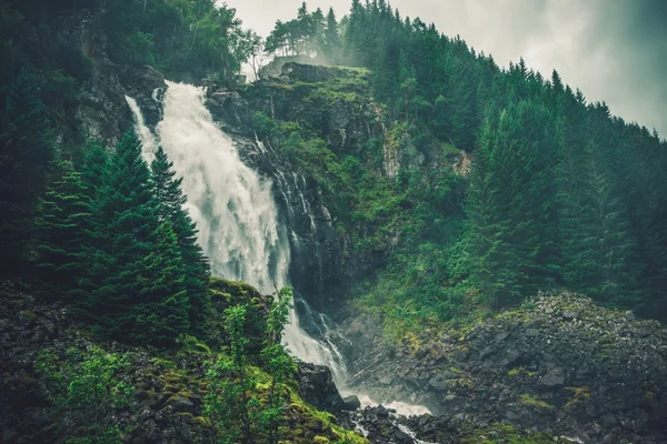 Doğal Norveç şelale — Stok fotoğraf