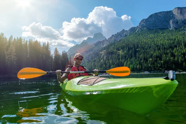 A festői tó kajak — Stock Fotó