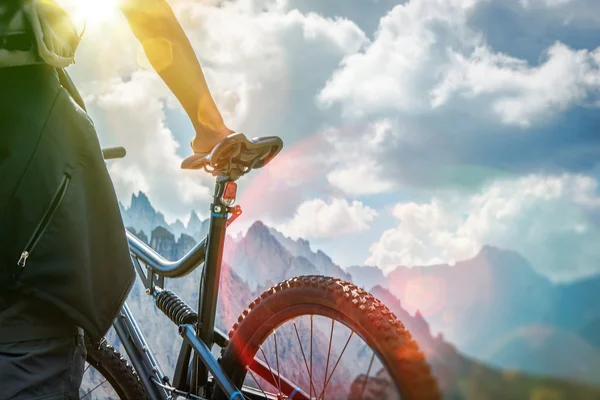 Concepto de ciclismo de montaña — Foto de Stock