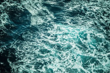 Soğuk ve pürüzlü Kuzey Yarımküre Deniz Hava Fotoğrafı. Doğa Arkaplanı.