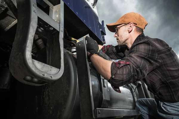 Semi Truck Driver His 40S Checking Vehicle Elements Fuel Tank — 스톡 사진