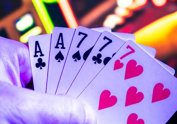 Teltház Van Pókerben Szerencsejáték Kártyák Játékosok Kezében — Stock Fotó