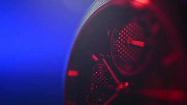 Orologio Lusso Luce Rossa Blu Close — Video Stock