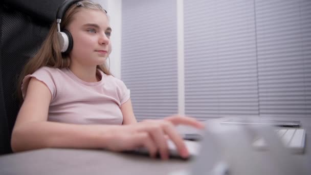 Teenage Girl Listening Music Browsing Internet — Stock Video