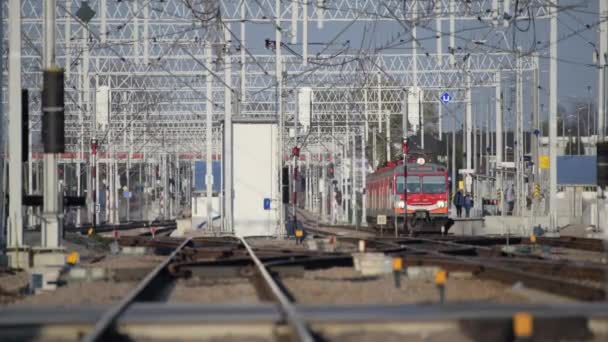 Infraestrutura Ferroviária Moderna Trem Interurbano Local Lado Plataforma Estação Skawina — Vídeo de Stock