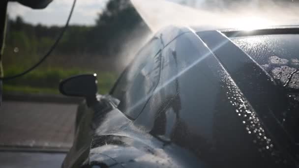 Zadní Auto Window Tlakové Mytí Myčce Aut Během Slunečného Letního — Stock video