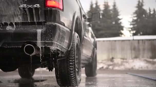 Hommes Caucasiens Nettoyage Véhicule Dans Camionnette Lavage Thème Automobile — Video