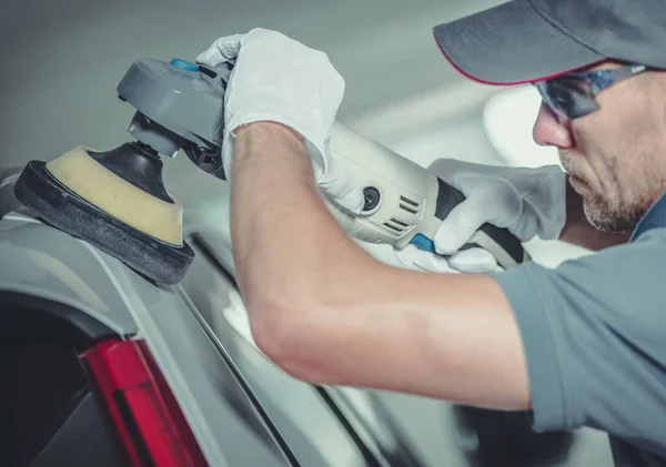 Caucasian Collision Center Worker His 30S Polishing Car Body Close — Stock Photo, Image