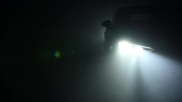 Foggy Road Condições Automotive Theme Faróis Led Carro Ativo Moderno — Vídeo de Stock