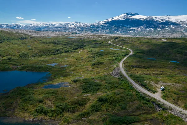 ノルウェー ノルウェー準州のボンドッキング キャンパー キャンプサルトフィヨルド スバーティセン国立公園 空中風景夏の風景 — ストック写真