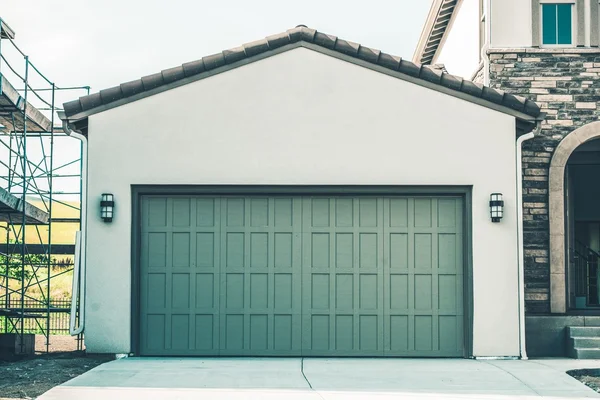 Två bilar garage — Stockfoto