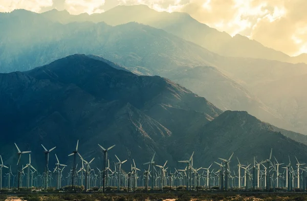 Turbinas eólicas del desierto de California —  Fotos de Stock