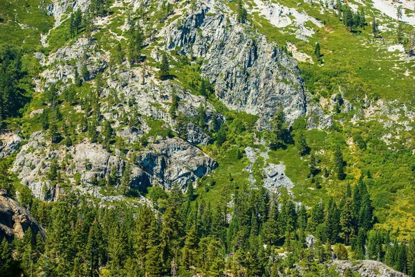 Grön granit mountain — Stockfoto