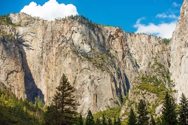 Yosemite klippformationer — Stockfoto