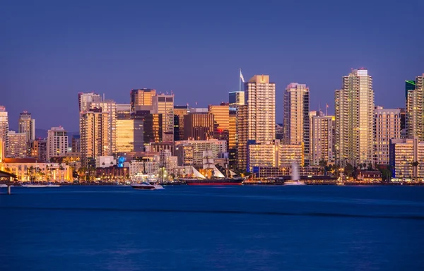 Kleurrijke san diego skyline — Stockfoto