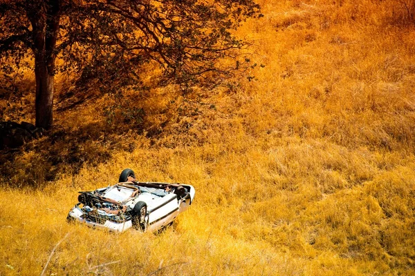 Rollover se estrelló coche —  Fotos de Stock