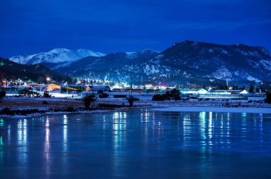 Estes Park kış gecesi