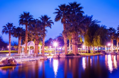 La Quinta Şehir Parkı gece