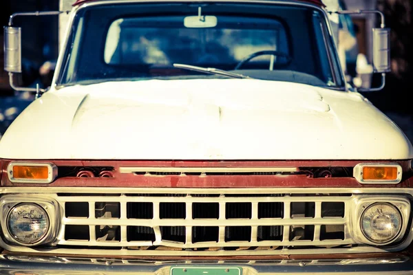 Caminhão envelhecido frente Closeup — Fotografia de Stock