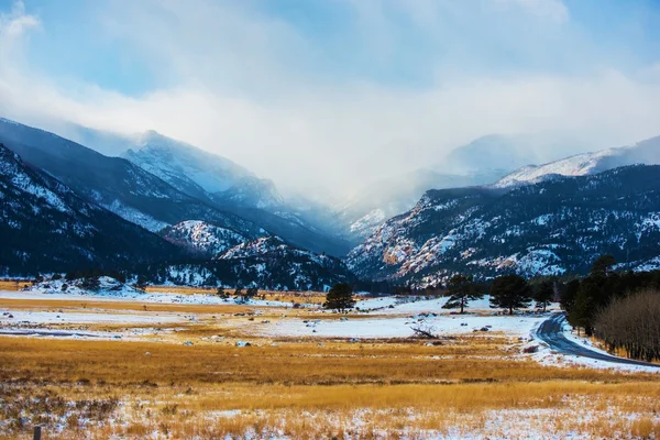 Montagne Paesaggio invernale — Foto Stock