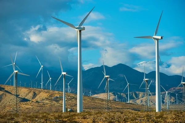 Větrném místě větrné turbíny — Stock fotografie