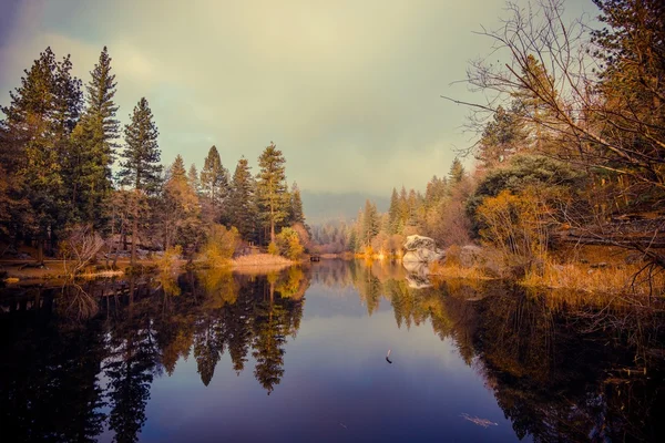 Lago Fulmor Califórnia — Fotografia de Stock