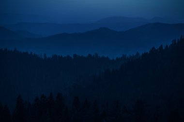 Dağ Hills Silhouettes