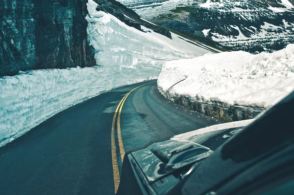 山岳道路のドライブ — ストック写真