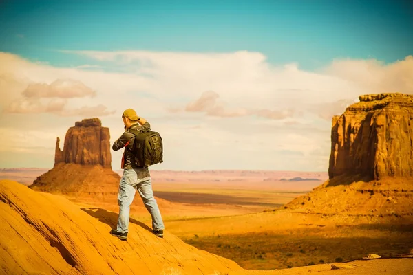 Fotografo di viaggio al lavoro — Foto Stock