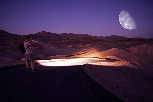 Hiking at Night with Flashlight — Stock Photo, Image