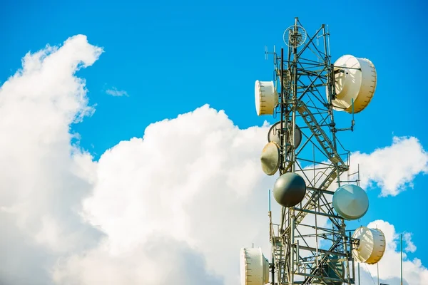 Mobiele antenne Tower — Stockfoto