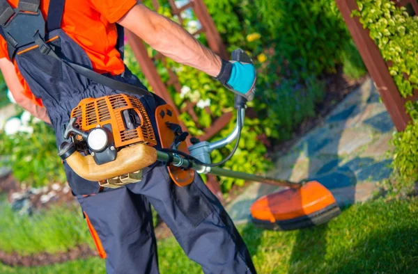 Shoulder Grass Mower — Stock Photo, Image