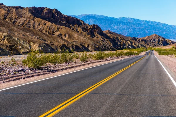 California Desert Highway — Zdjęcie stockowe