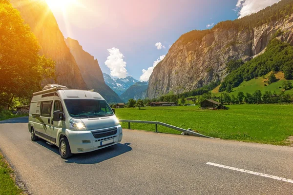 Wohnmobil unterwegs — Stockfoto