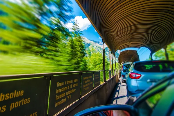 Doprava po železnici výlet ve Švýcarsku — Stock fotografie