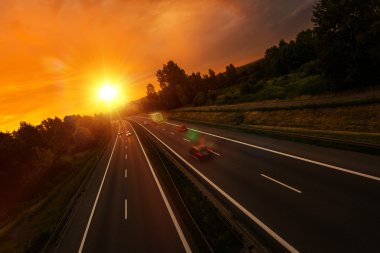 Gün batımı karayolu trafik