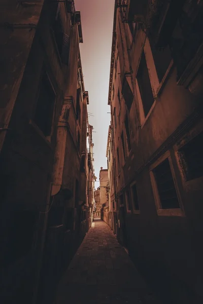 イタリアの狭い通り — ストック写真