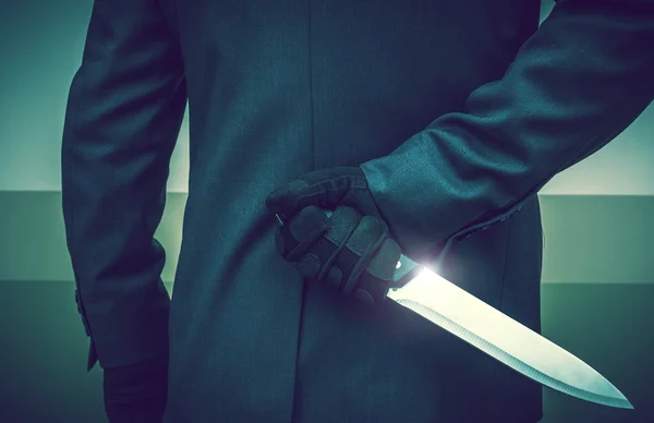 Assassino con enorme coltello — Foto Stock