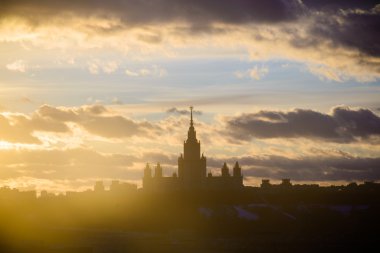 Günbatımı Moskova Devlet Üniversitesi kış