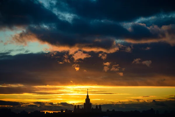 Sunset Moskevská státní univerzita v zimě — Stock fotografie