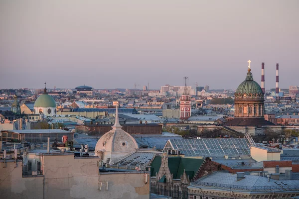 Vy från Saint Isaac katedralen Colonnade i St Petersburg — Stockfoto