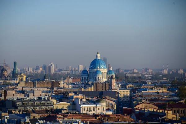 Uitzicht vanaf de kathedraal Colonnade Saint Isaac's in Sint-Petersburg — Stockfoto