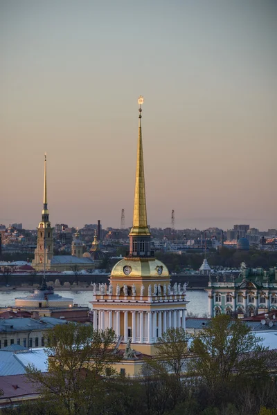 View to Admiralty, palace (Hermitage) and Peter and Paul's fortress in St.Petersburg, Russia — Stock Photo, Image